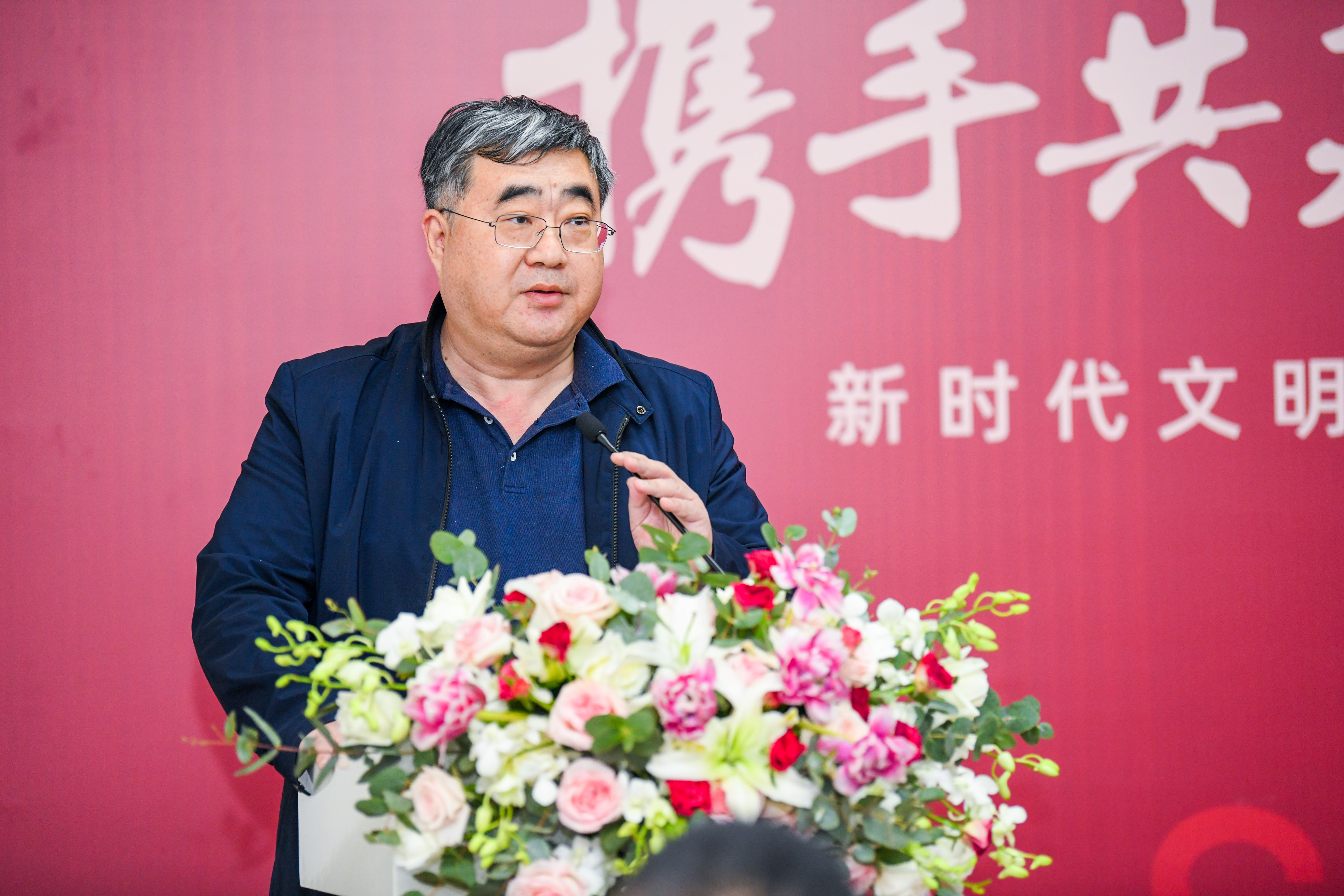 众致辞实景图最后由天津融创发展公司大运营总经理姚国辉进行总结致辞