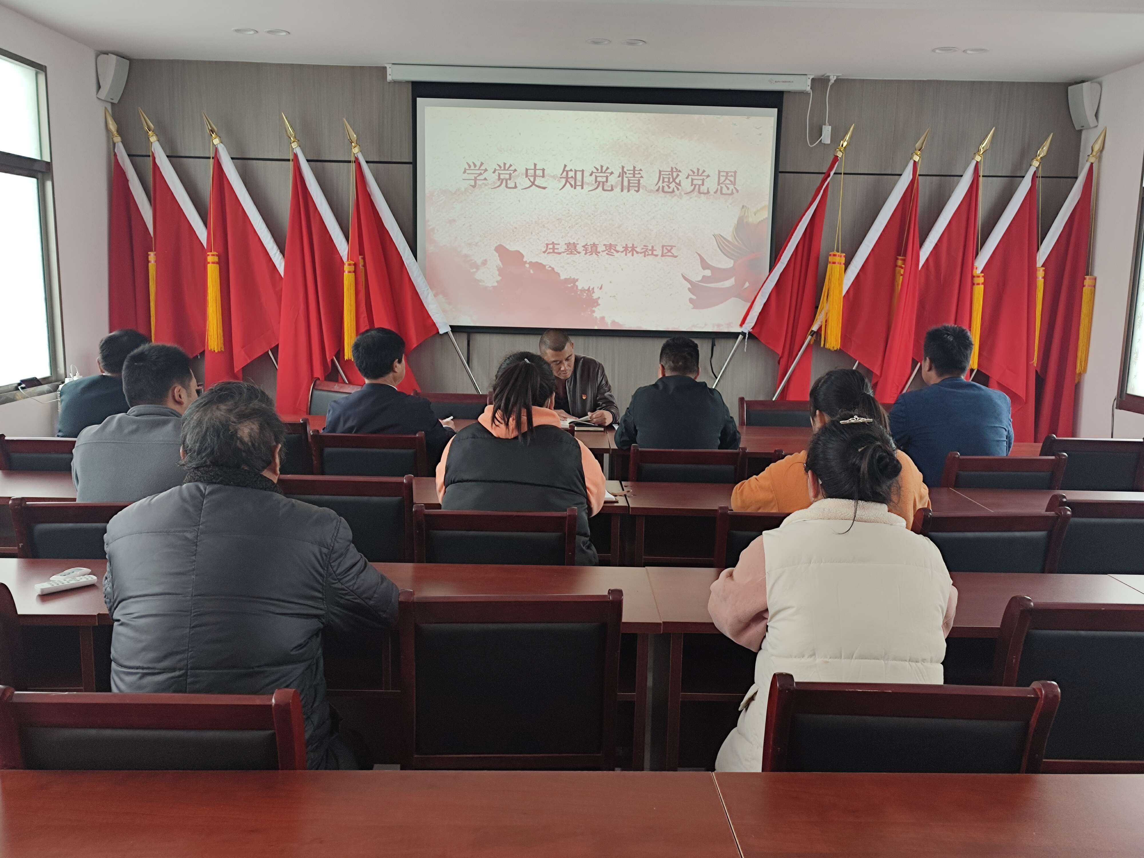 长丰县庄墓镇枣林社区村史馆里忆党史打通宣传教育最后一公里