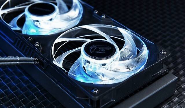 iGame RTX 3090 Neptune OC评测 水冷显卡或成未来趋势