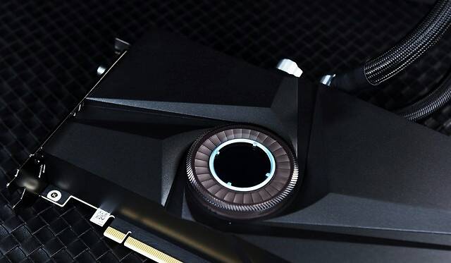 iGame RTX 3090 Neptune OC评测 水冷显卡或成未来趋势