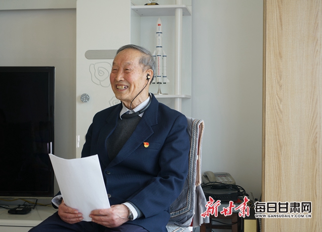 著名真空科技专家、航天510所原所长达道安接受记者采访 王占东 摄