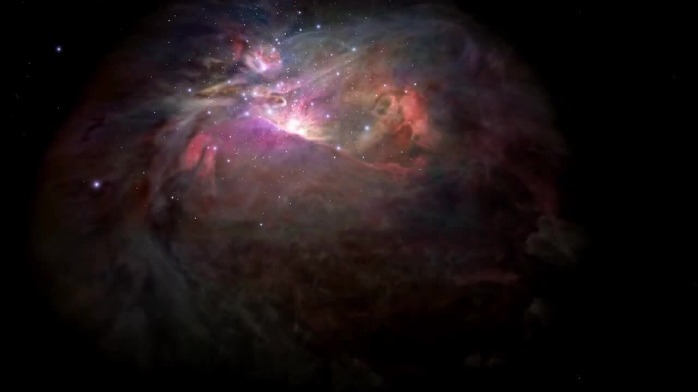 很美妙，也很奇妙，在可见光和红外光中穿越猎户座星云