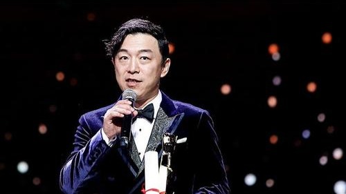 黄渤：多年唱歌未红，演戏12天得奖，挺讽刺