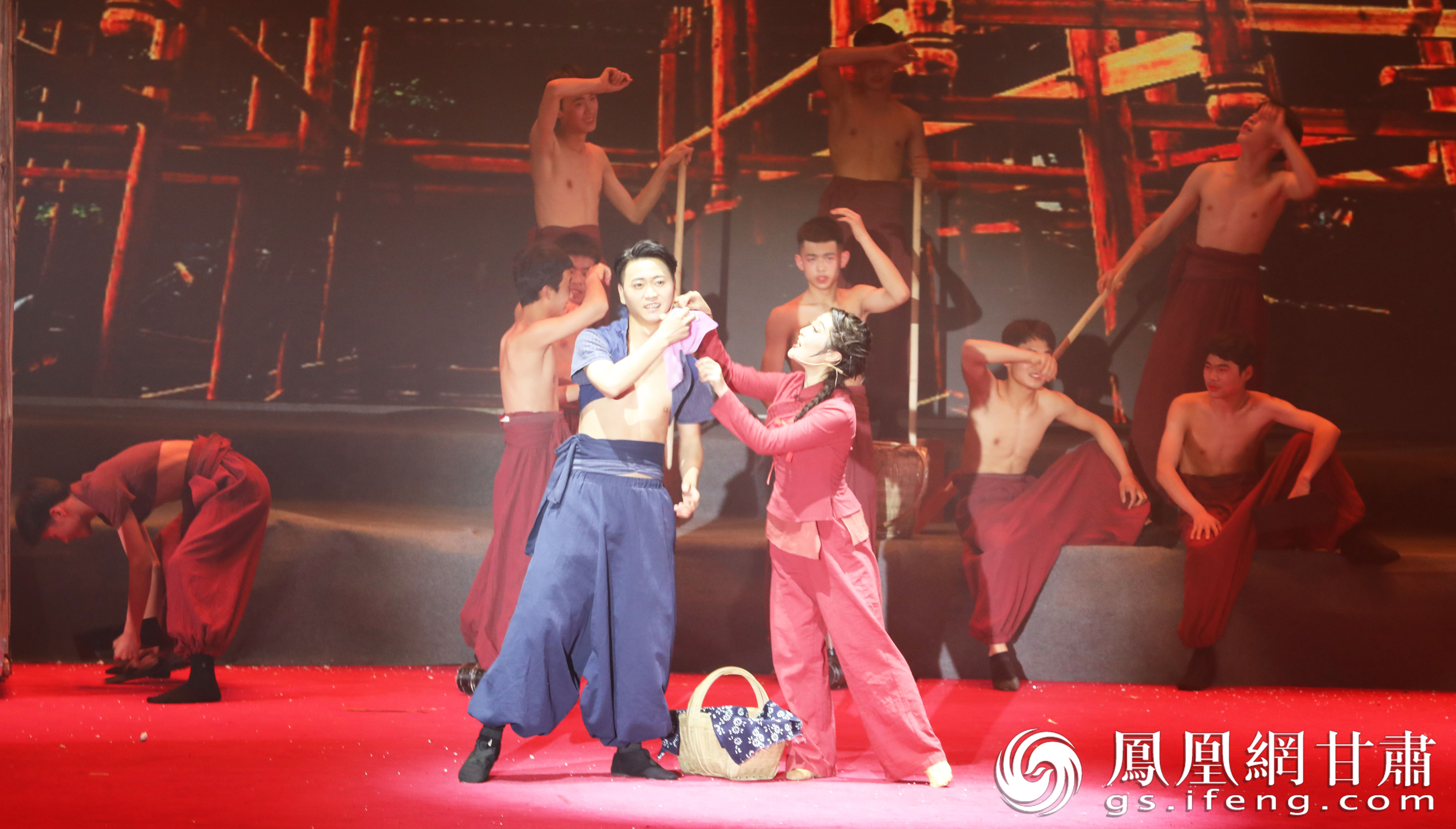 《高山情韵》剧照 李董 摄