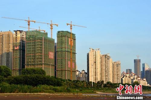 资料图：正在建设中的房地产楼盘。<a target='_blank' href='http://www.chinanews.com/'>中新社</a>记者张斌摄