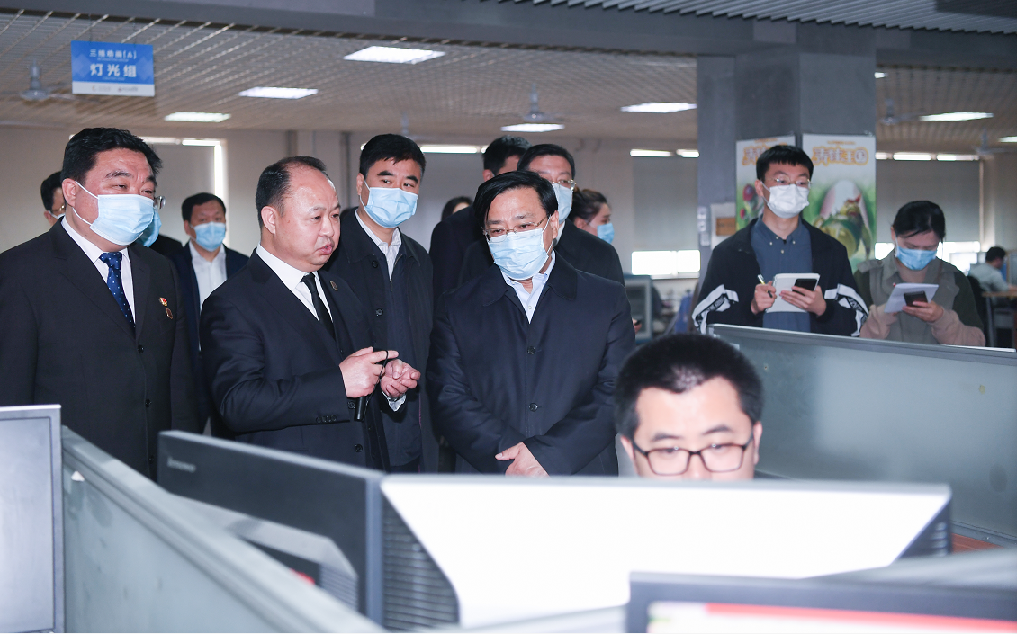 4月23日，韩俊在吉林动画学院调研。