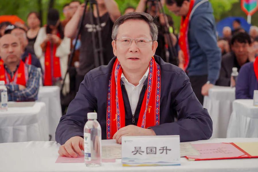 吴国升宣布龙游浦山乡村未来社区产业联盟成立，凤凰部落亲子游乐村正式开园。