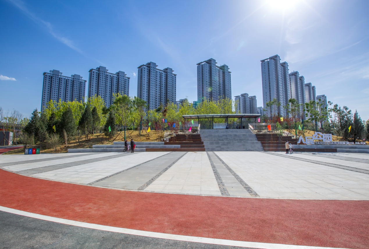 唐山市人民公园五一假期盛妆迎客