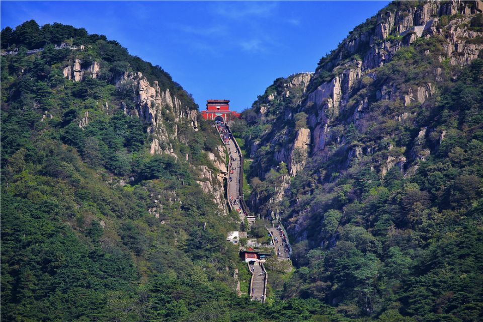 “中国旅游景区欢乐指数五一排名”泰山全国总排名第三，首登自然景观类榜首