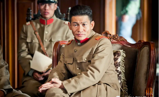 被《悬崖之上》这反派演技圈粉,承包最大笑点,常被念错名字