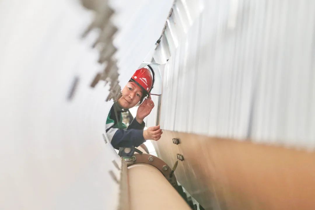 化工公司电解岗位职工