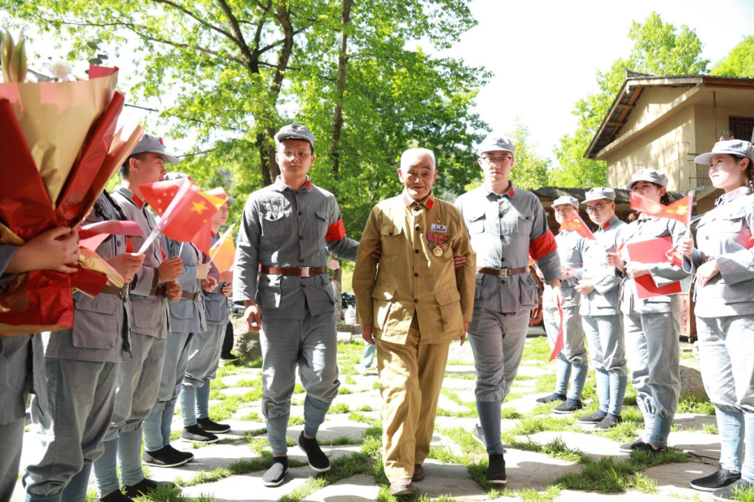 “五四”火炬点亮青春之光 甘肃税干这样迎青年节