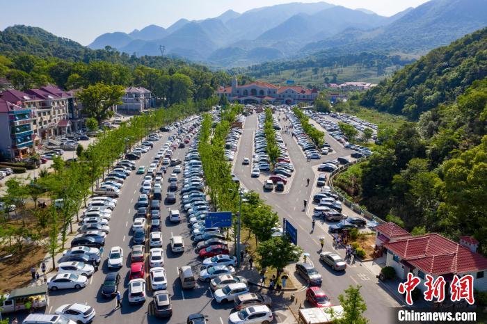 “五一”假期前三天全国道路交通安全形势平稳