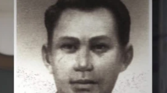 中国共产党成立后，他是第一个加入中国共产党的香港海员