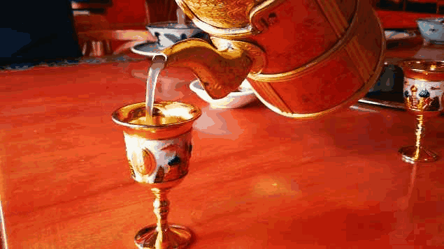 一碗青稞酒 绵甜迎远客