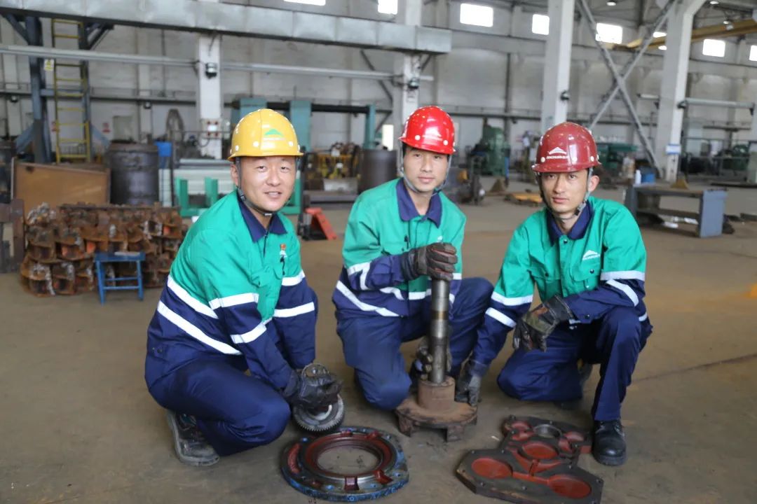 广西金川公司动力厂维修工在现场