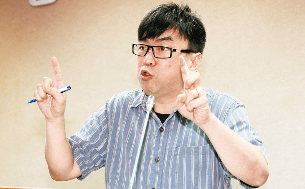 民进党涉黑引挞伐,前“绿委”竟甩锅大陆,台网友斥:不思悔改