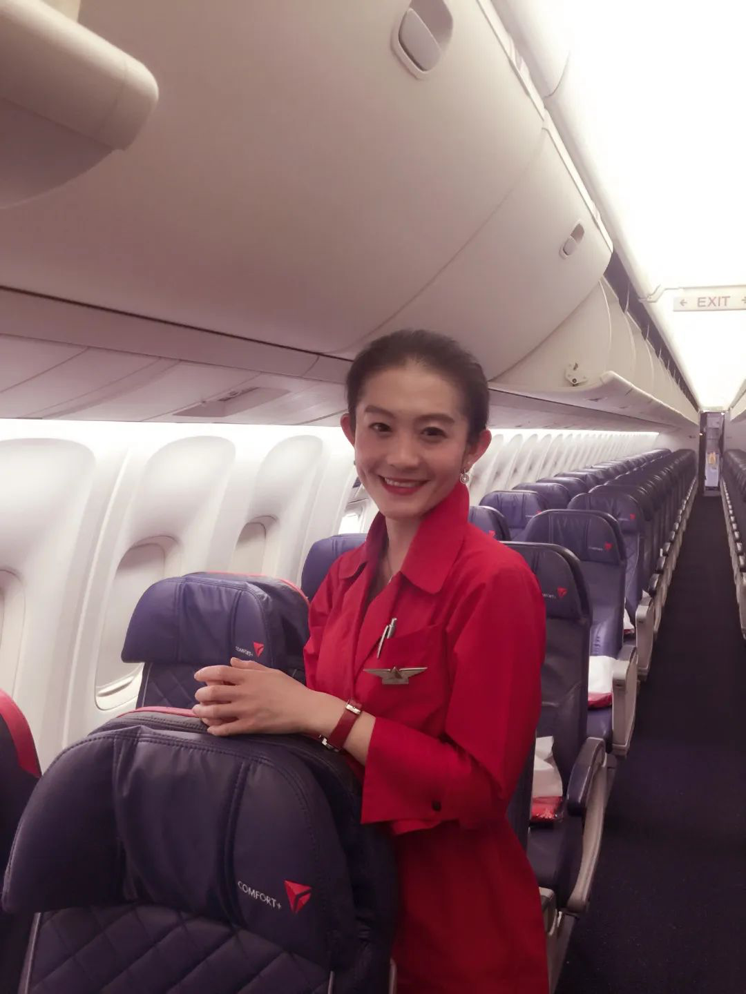 王喆在达美航空做空乘 图片来源:译匠