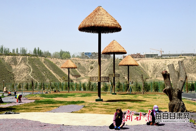 长颈鹿伞状喂食台
