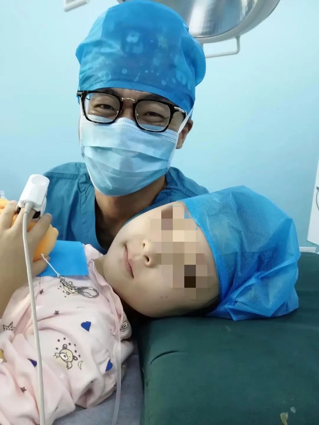 西安市中医医院：将青春藏在燕尾帽下 用爱心对待每位患者