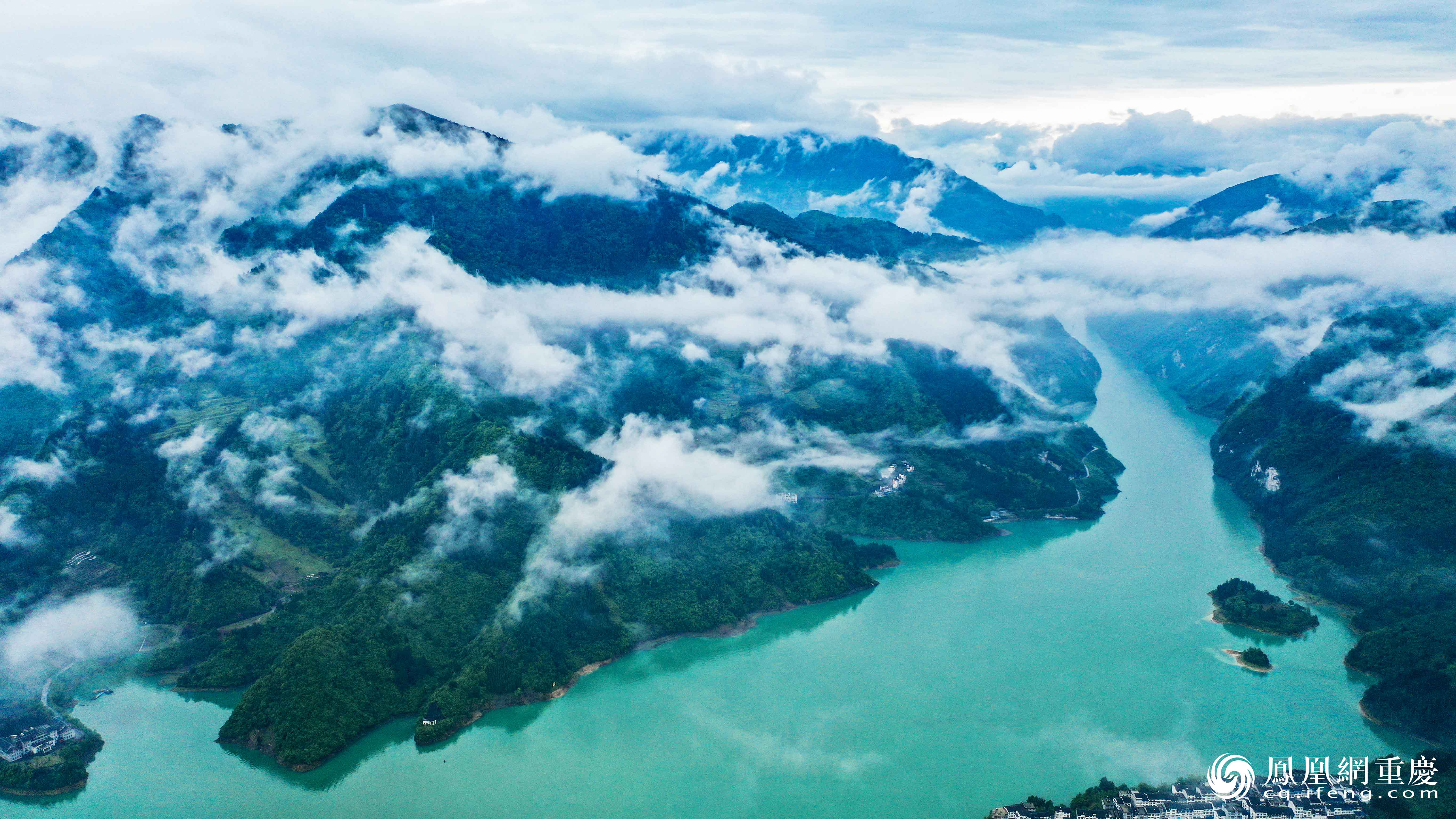 重庆彭水乌江画廊宛如仙境