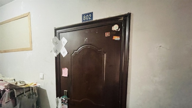 重返杭州杀妻分尸案现场:大门封条仍在,同层邻居搬家_凤凰网
