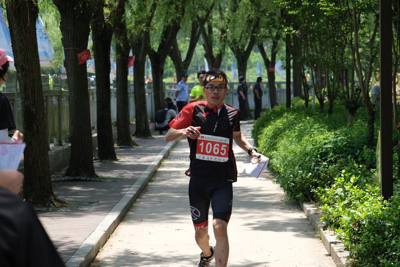 “长三角”美丽乡村红色之旅&middot;梁弄定向越野挑战赛欢乐开跑