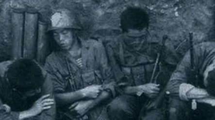 对越自卫反击战纪实：越军误入尖刀班的营地，原本安逸的下午被打破