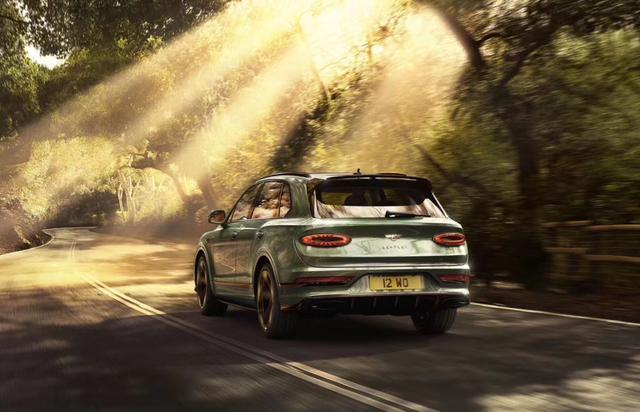 品超凡奢华 宾利添越亮相北京五棵松