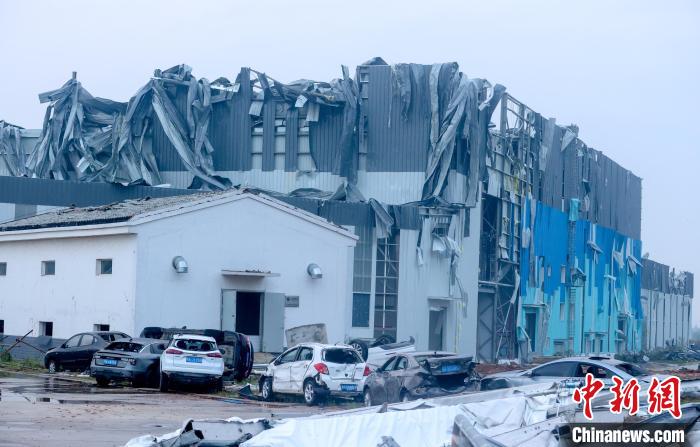 一在建工地受损严重 张畅 摄