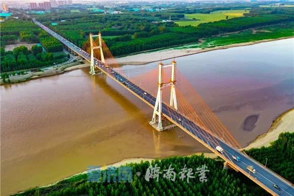 央视聚焦万亿城市新征程，孙立成代表济南发出邀约：共谋发展，济南期待你的到来！