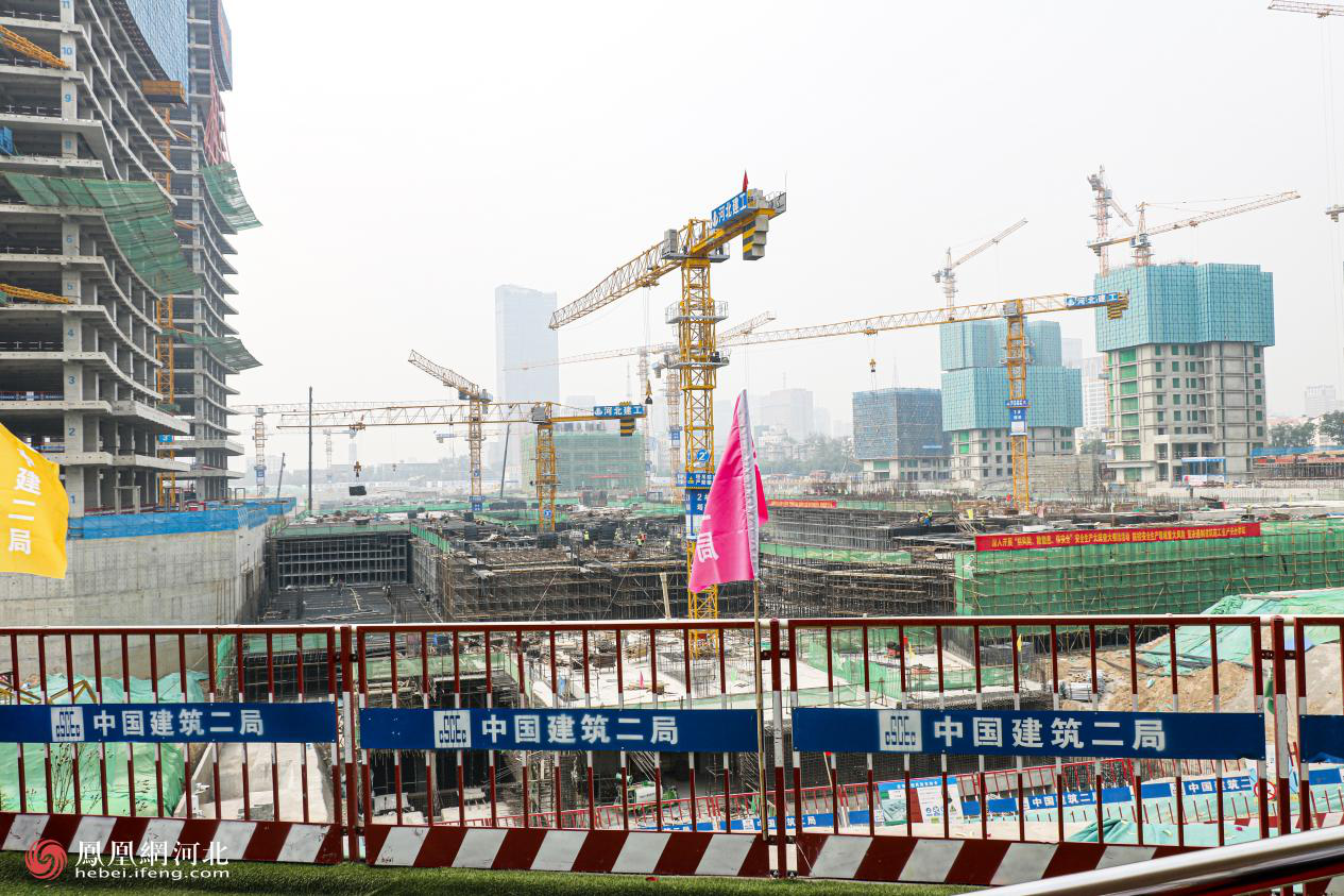 石家庄中央商务区首栋写字楼封顶，未来可鉴