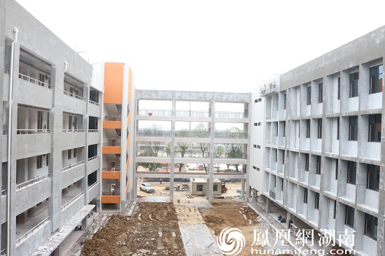 建设中的复基小学