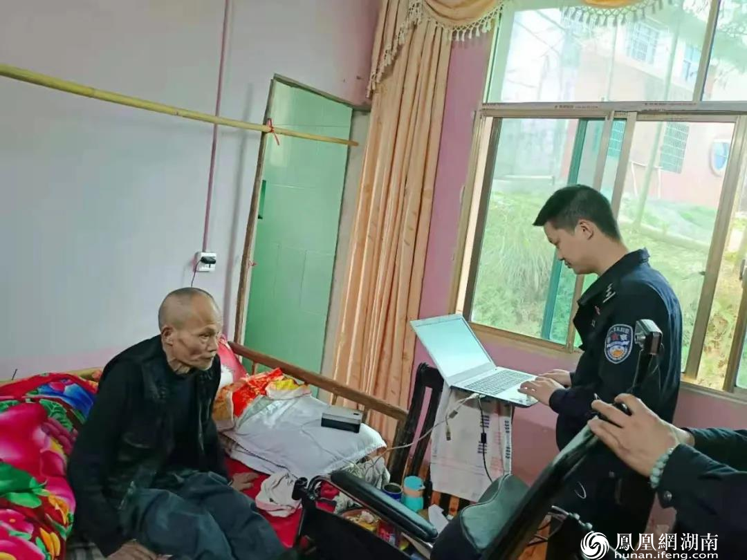 刘绍棠：闪亮警徽 平凡守护