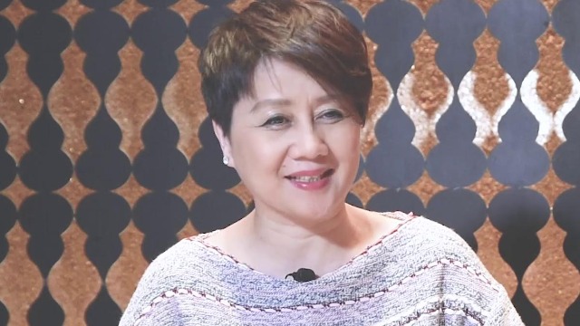 梁安琪有多爱何鸿燊？为公司上市四处求人，独自蹲在路边大哭
