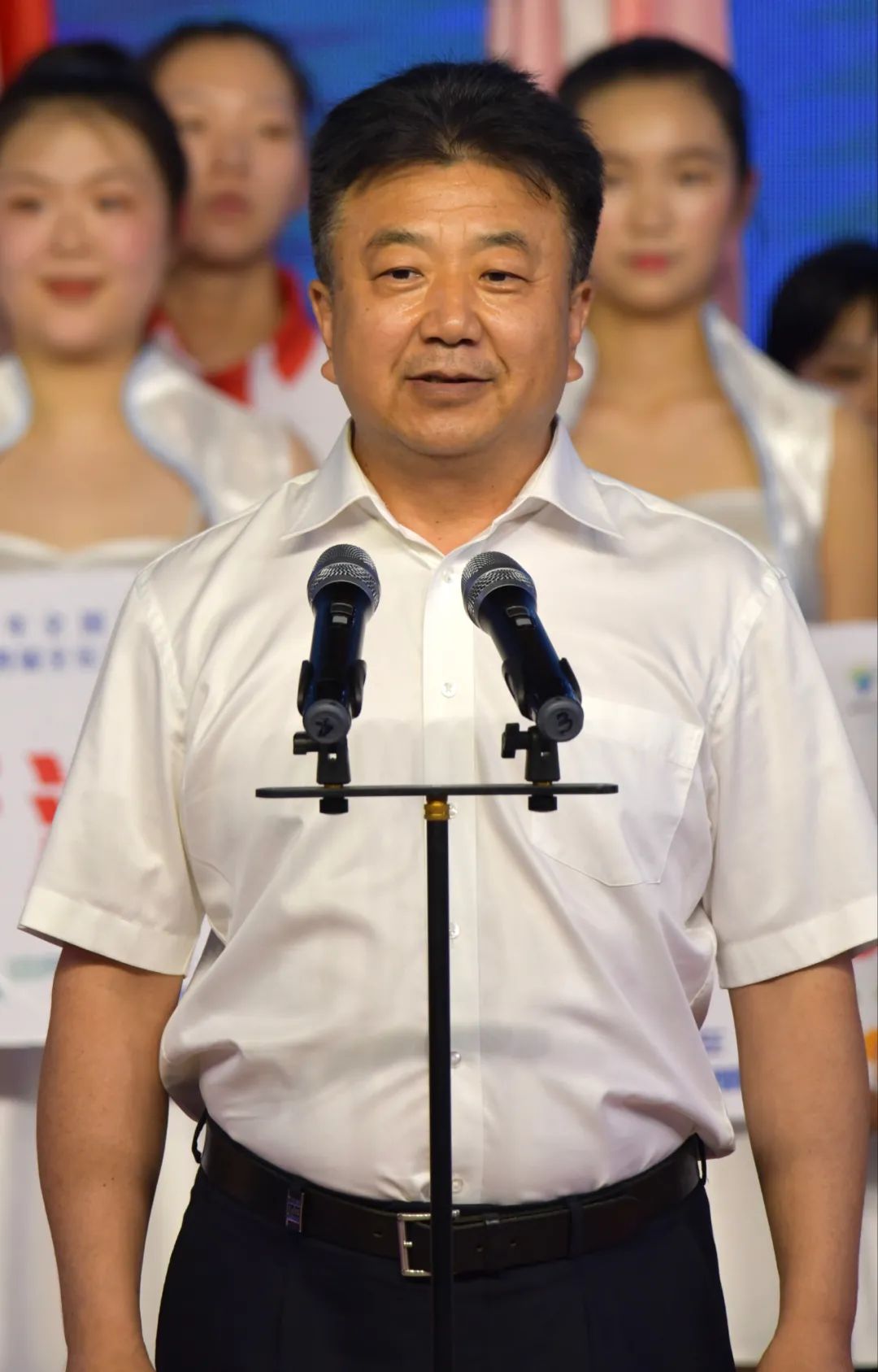 昨日2021全国举重锦标赛在衢州举行