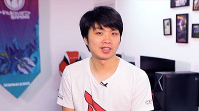 李晓峰试图放下游戏捡起书本，然而他的“自救”很快就被迎头痛击