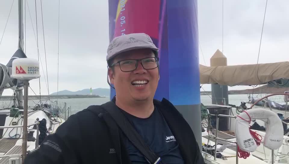 海外挂号网队船员熊一睿谈船队遭遇险境：差点撞上一艘巨轮