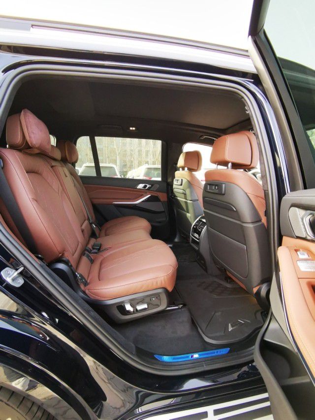 21款宝马x7平行进口国六特惠全国预售中