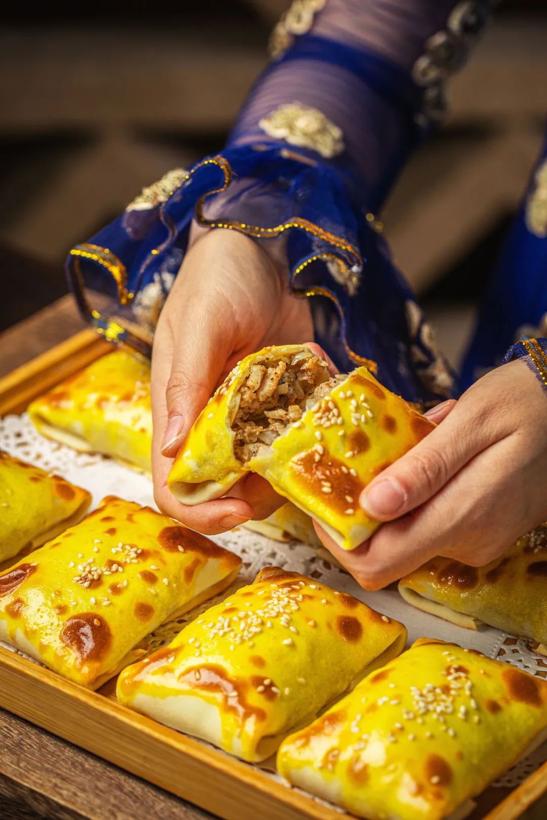 新疆一个原始村落的美食，这才是真正的新疆味道，吃一口才明白_罗布
