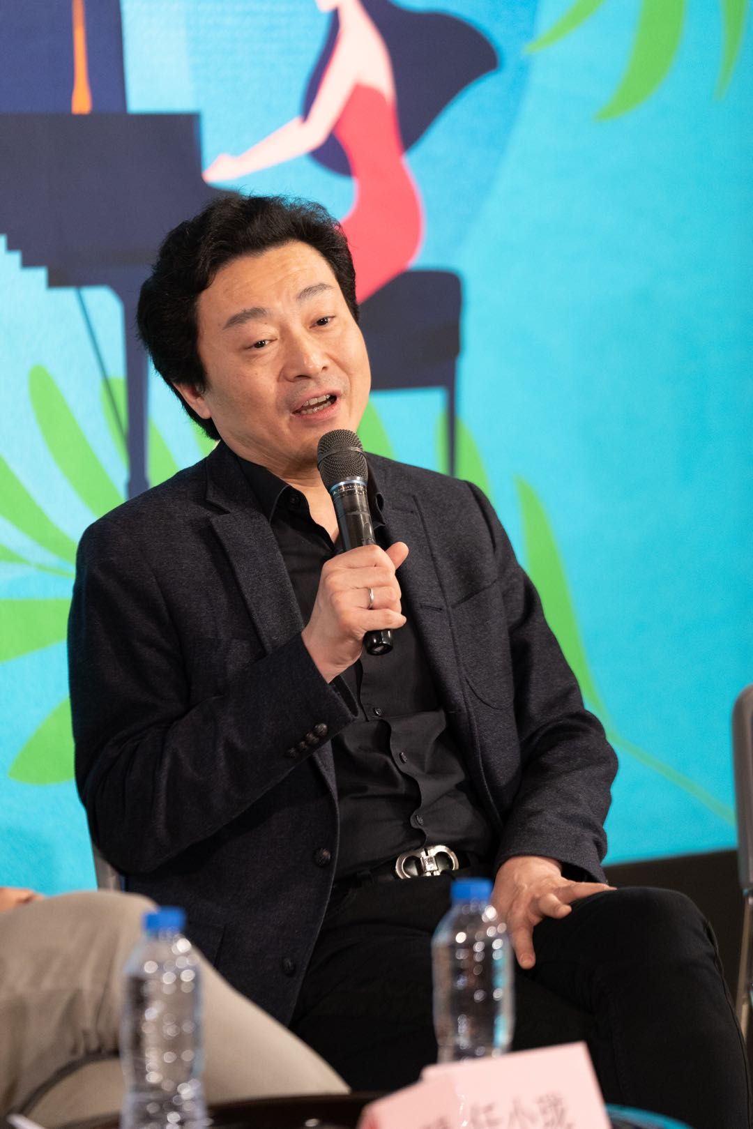 国家大五月音乐节艺术总监吕思清在开幕发布会上发言.摄影:牛小北