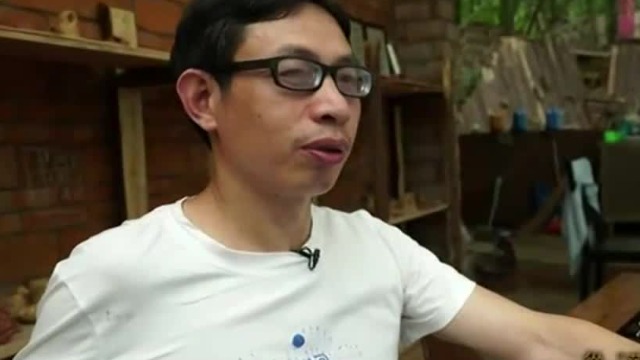 汶川地震后，范美忠遭到网友的谩骂，但他的学生却没有站出来指责他
