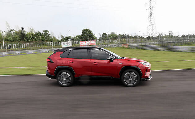 试驾亚洲狮rav4荣放双擎e