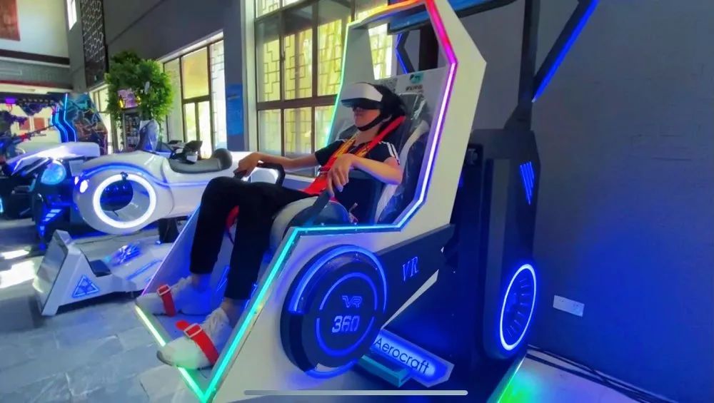 那就来室内性价比超高收费游戏项目:vr游戏体验馆,这可是景区的人气