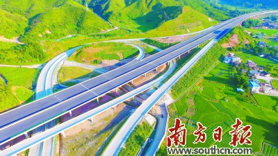 大广高速粤境段起于河源市连平县上坪镇，终于广州从化太平镇，它进一步加强了河源与珠三角和粤港澳大湾区的交通联系。 肖斌 摄