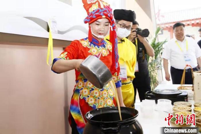 第五届丝博会陕菜国际美食文化节开幕助力陕菜“走出去”