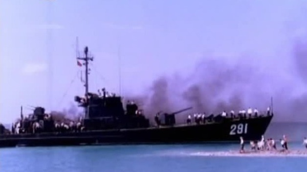 389舰舰体受损严重，海军官兵如何展开自救？