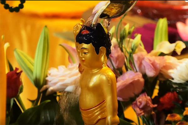 北京和平寺恭迎释迦牟尼佛圣诞,祈福世界和平_凤凰网佛教_凤凰网