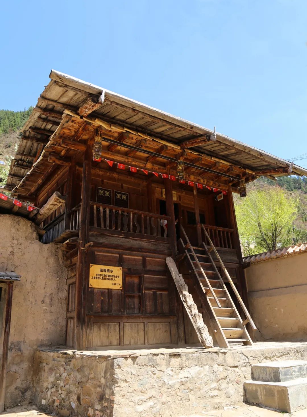 毛主席当年居住的小木屋