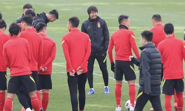 李铁正带国家队在上海集训。
